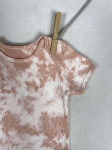 Hand dyed baby body - Pink Tie-dye Natural 9-12 month