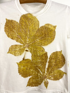 Hand dyed T-shirt - Chestnut Leaves' imprint Natural Size 110/116