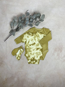 Naturally dyed baby clothes - From Nature to Nature