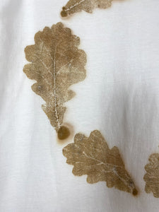 Hand dyed T-shirt - Oak Leaves' imprint Natural
