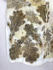 Hand dyed T-shirt - Oak Leaves' imprint Natural