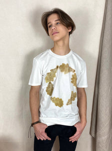 Hand dyed T-shirt - Oak Leaves' imprint Natural