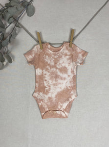 Hand dyed baby body - Pink Tie-dye Natural 3-6 month