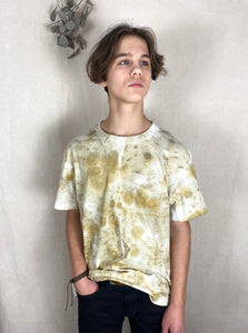 Hand dyed T-shirt - Oak Leaves' imprint Natural