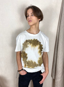 Hand dyed T-shirt - Oak Leaves' imprint Natural
