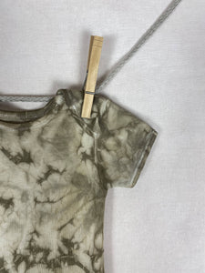 Hand dyed baby body - Khaki Tie-dye Natural 3-6 month