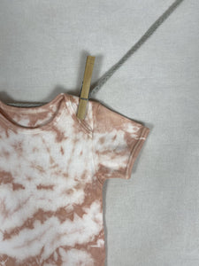 Hand dyed baby body - Pink Tie-dye Natural 6-9 month