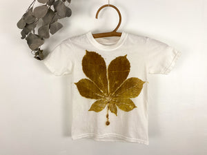 Hand dyed T-shirt - Chestnut Leaves' imprint Natural Size 98/104