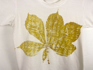 Hand dyed T-shirt - Chestnut Leaves' imprint Natural Size 110/116