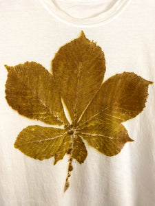Hand dyed T-shirt - Chestnut Leaves' imprint Natural Size 134/140