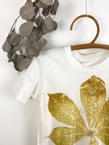 Hand dyed T-shirt - Chestnut Leaves' imprint Natural Size 134/140