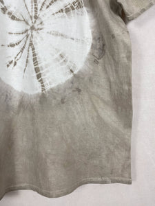 Hand dyed T-shirt - Grey Shibori Natural