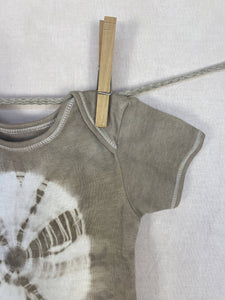 Hand dyed baby body - Grey Tie-dye Natural 3-6 month
