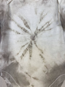 Hand dyed baby body - Grey Tie-dye Natural 6-9 month