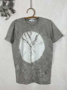 Hand dyed T-shirt - Grey Shibori Natural