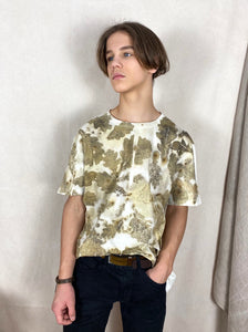 Hand dyed T-shirt - Oak Leaves' imprint Natural