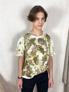 Hand dyed T-shirt - Oak Leaves' imprint Natural